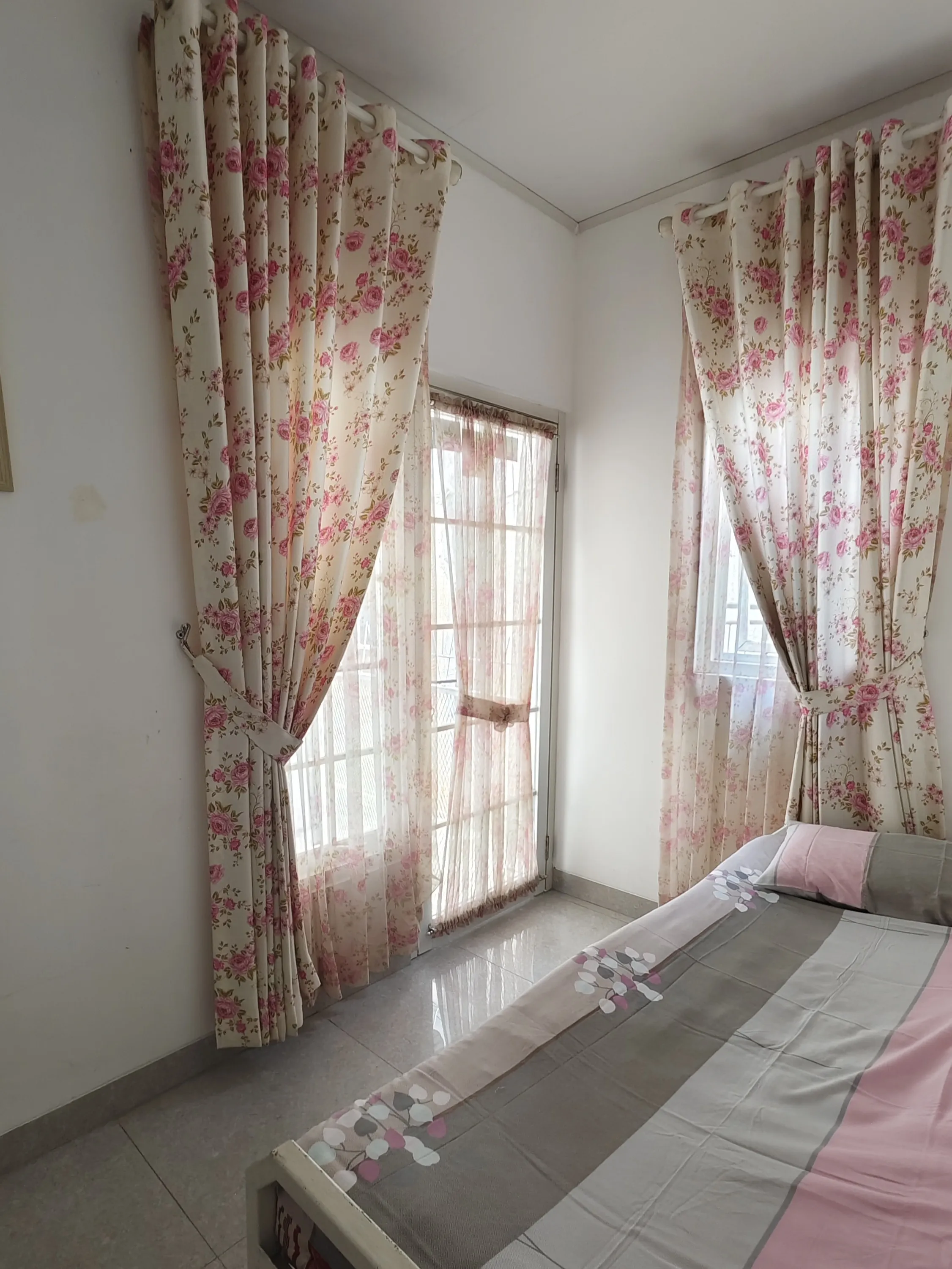 Rombongan bisnis sales butuh ruang bersama untuk persiapan demo masak di Kebumen