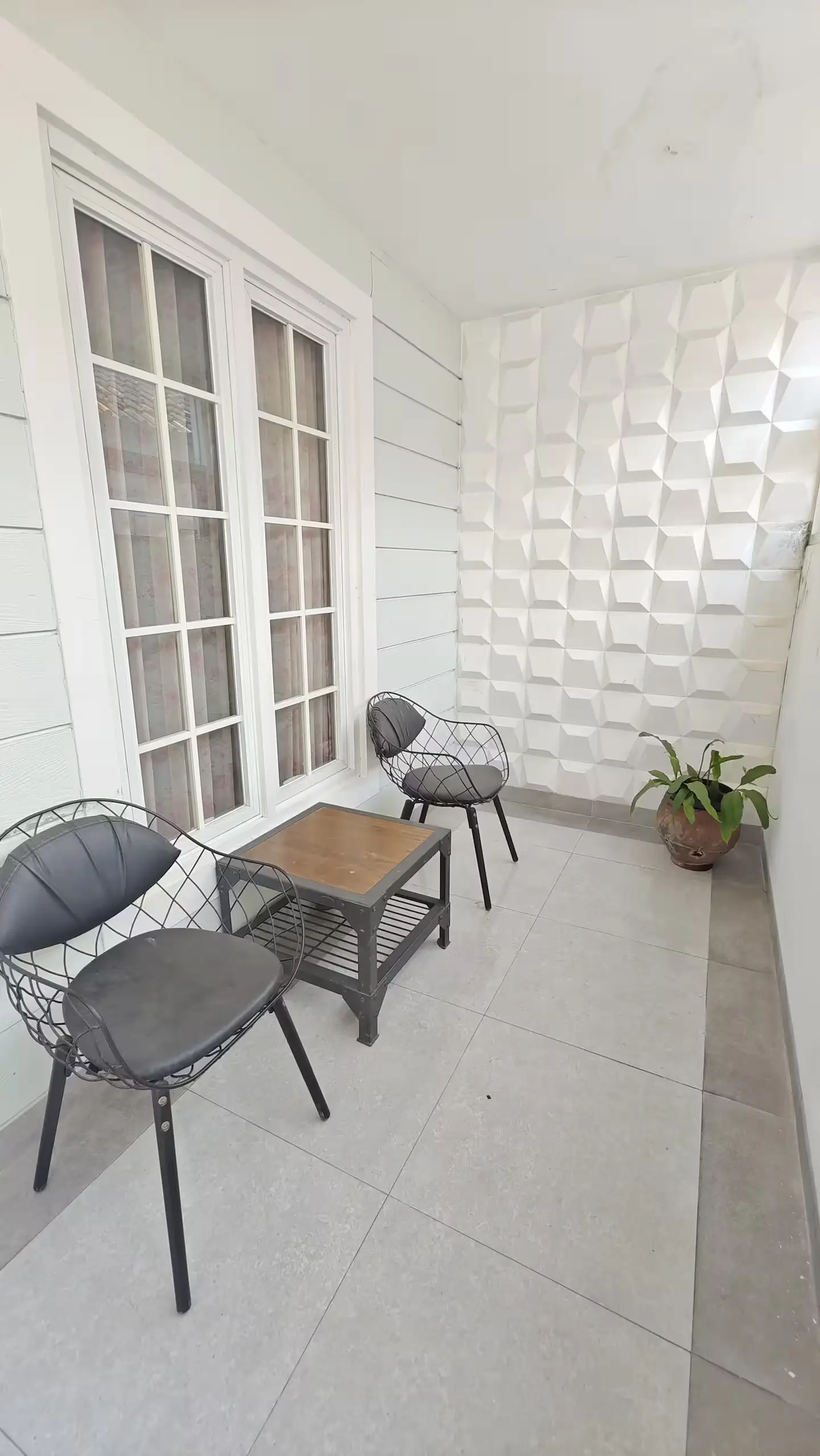 Ruang depan rumah nyaman di Kebumen — SS Homestay
